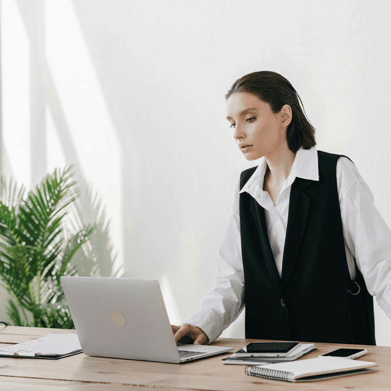 Skuteczne delegowanie, czyli proste kroki, które pomogą Ci zacząć i nie kontrolować każdego kroku Twoich współpracowników