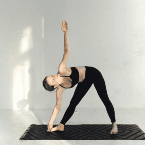 Stretching przed snem – klucz do relaksu po długim dniu spędzonym przed komputerem